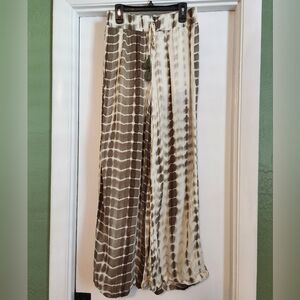 Hem & Thread Wide Leg Pants
